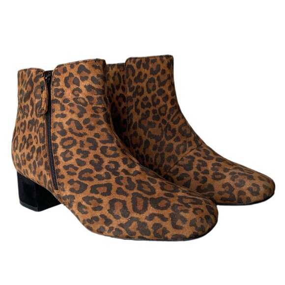 Clarks Marilyn Beth Leopard Suede Ankle Booties Size 6.5 - Picture 1 of 16